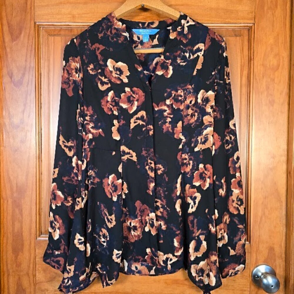 Simply Vera Wang Long Sleeve Button Front & Handkerchief Hem XS